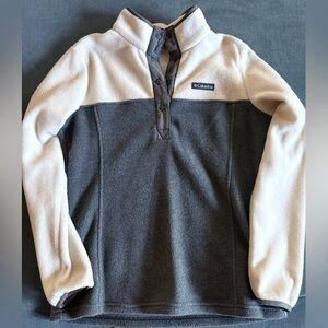 Columbia Two-Tone Fleece sweater in Gray and Cream